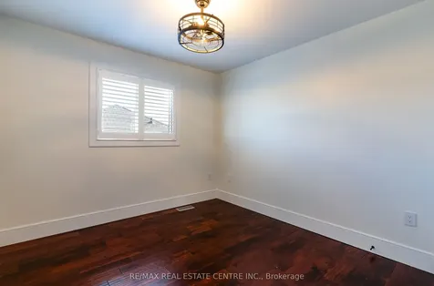 2 Orvieto Court Hamilton ON L8E 5W1