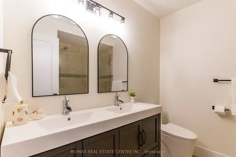 2 Orvieto Court Hamilton ON L8E 5W1