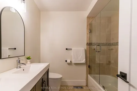 2 Orvieto Court Hamilton ON L8E 5W1