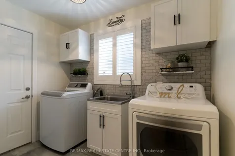 2 Orvieto Court Hamilton ON L8E 5W1