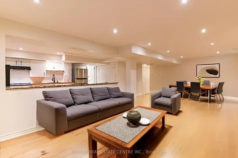 2 Orvieto Court Hamilton ON L8E 5W1