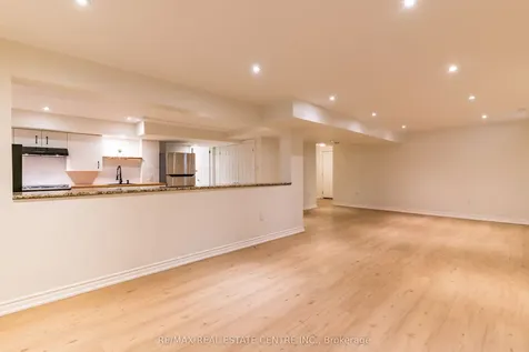 2 Orvieto Court Hamilton ON L8E 5W1