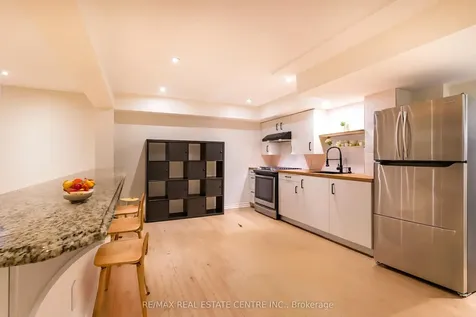 2 Orvieto Court Hamilton ON L8E 5W1