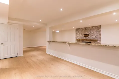 2 Orvieto Court Hamilton ON L8E 5W1