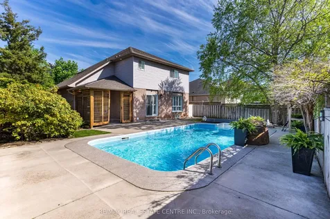 2 Orvieto Court Hamilton ON L8E 5W1