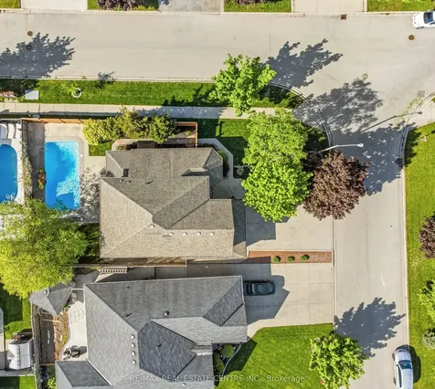 2 Orvieto Court Hamilton ON L8E 5W1