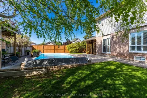 2 Orvieto Court Hamilton ON L8E 5W1