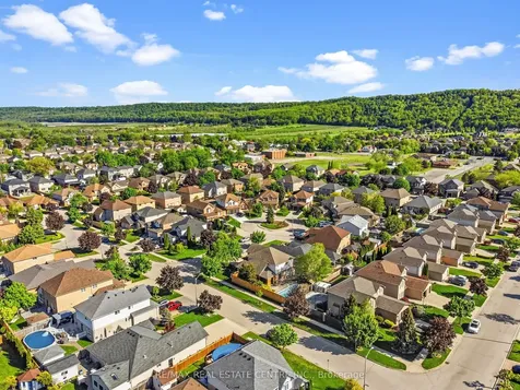 2 Orvieto Court Hamilton ON L8E 5W1