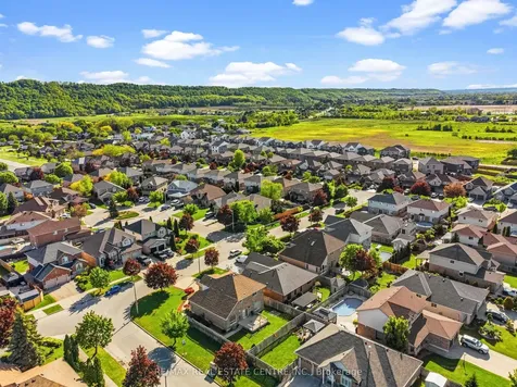 2 Orvieto Court Hamilton ON L8E 5W1
