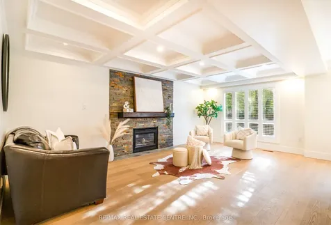 2 Orvieto Court Hamilton ON L8E 5W1