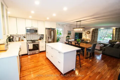 11 Sheldonbury Court St. Catharines ON L2N 6G8