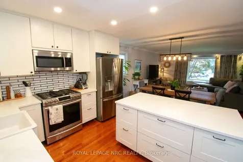 11 Sheldonbury Court St. Catharines ON L2N 6G8