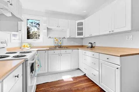 116 Mcclintock Way Kanata ON K2L 2A4