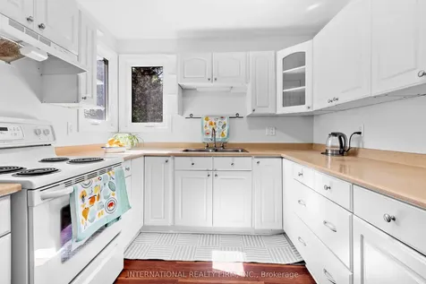 116 Mcclintock Way Kanata ON K2L 2A4
