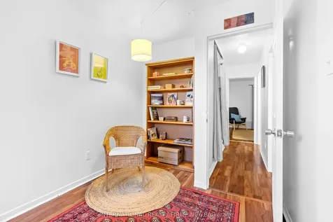 116 Mcclintock Way Kanata ON K2L 2A4