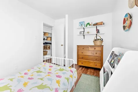 116 Mcclintock Way Kanata ON K2L 2A4