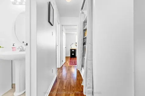 116 Mcclintock Way Kanata ON K2L 2A4