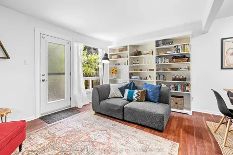 116 Mcclintock Way Kanata ON K2L 2A4