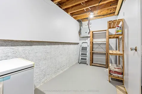116 Mcclintock Way Kanata ON K2L 2A4