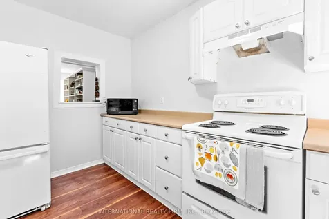 116 Mcclintock Way Kanata ON K2L 2A4