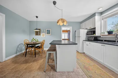 516 High Street W Georgian Bay ON P0C 1H0