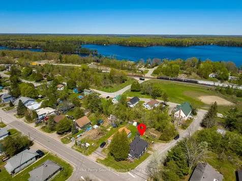 516 High Street W Georgian Bay ON P0C 1H0