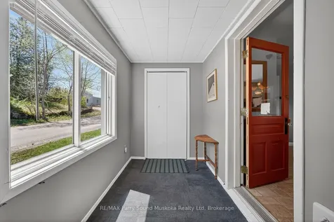 516 High Street W Georgian Bay ON P0C 1H0