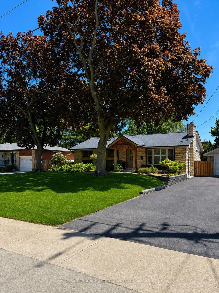 20 Casablanca Boulevard Grimsby ON L3M 3Z1