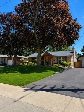 20 Casablanca Boulevard Grimsby ON L3M 3Z1