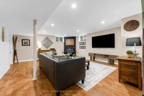20 Casablanca Boulevard Grimsby ON L3M 3Z1