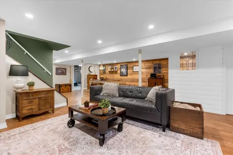 20 Casablanca Boulevard Grimsby ON L3M 3Z1