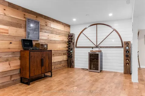 20 Casablanca Boulevard Grimsby ON L3M 3Z1