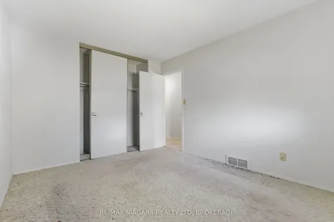 6609 Leawood Court Niagara Falls ON L2G 2R1