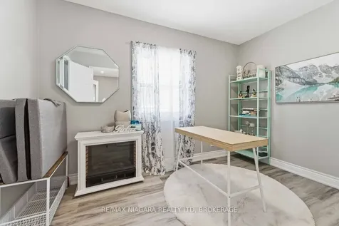 77 Semley Avenue Welland ON L3C 1X5