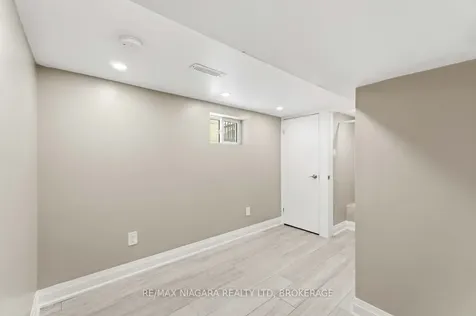 77 Semley Avenue Welland ON L3C 1X5