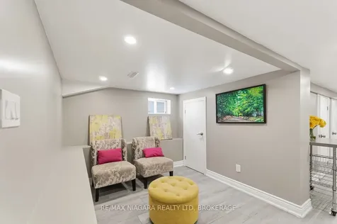 77 Semley Avenue Welland ON L3C 1X5