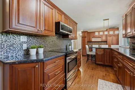 7484 Merritt Avenue Niagara Falls ON L2G 5C5