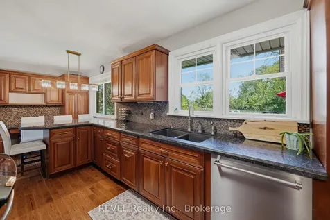 7484 Merritt Avenue Niagara Falls ON L2G 5C5