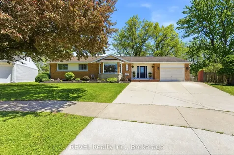 7484 Merritt Avenue Niagara Falls ON L2G 5C5