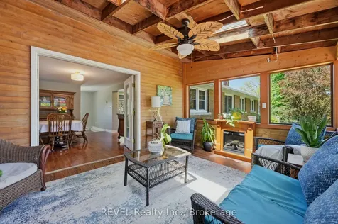 7484 Merritt Avenue Niagara Falls ON L2G 5C5