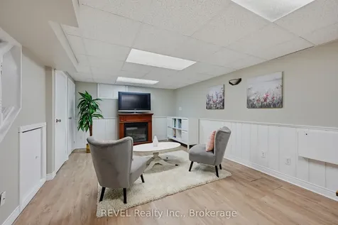 7484 Merritt Avenue Niagara Falls ON L2G 5C5