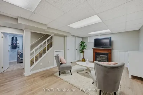 7484 Merritt Avenue Niagara Falls ON L2G 5C5