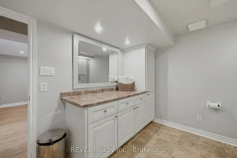 7484 Merritt Avenue Niagara Falls ON L2G 5C5