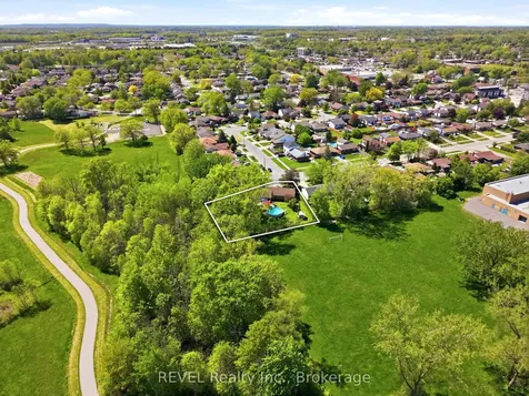 7484 Merritt Avenue Niagara Falls ON L2G 5C5