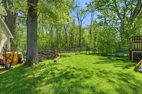 7484 Merritt Avenue Niagara Falls ON L2G 5C5