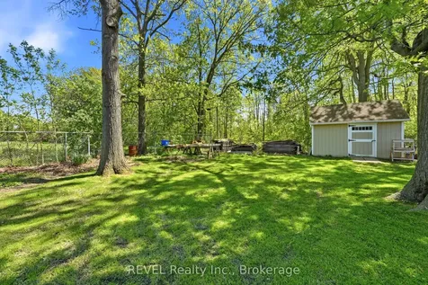 7484 Merritt Avenue Niagara Falls ON L2G 5C5