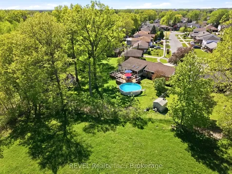 7484 Merritt Avenue Niagara Falls ON L2G 5C5