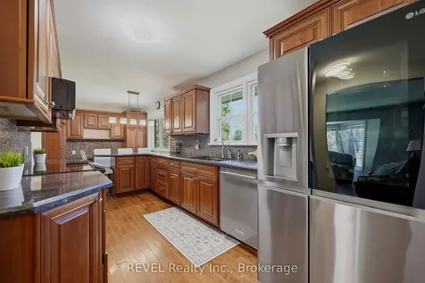 7484 Merritt Avenue Niagara Falls ON L2G 5C5