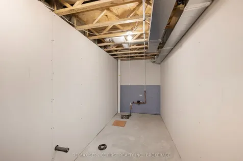 1351 Woodfield Crescent Kingston ON K7P 0T3