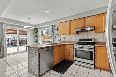 40 Longfellow Avenue St. Catharines ON L2R 6N7